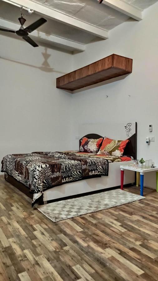Ira Homestay Mathura - Divine Spiritual Stay Eksteriør billede