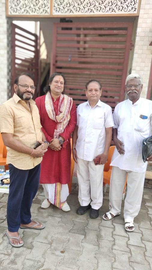 Ira Homestay Mathura - Divine Spiritual Stay Eksteriør billede