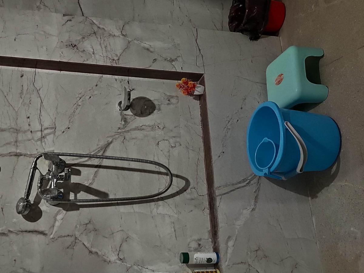 Ira Homestay Mathura - Divine Spiritual Stay Eksteriør billede