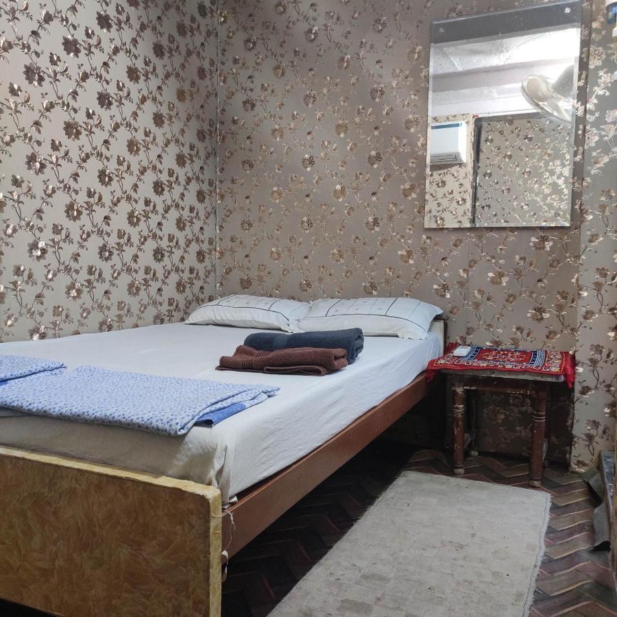 Ira Homestay Mathura - Divine Spiritual Stay Eksteriør billede