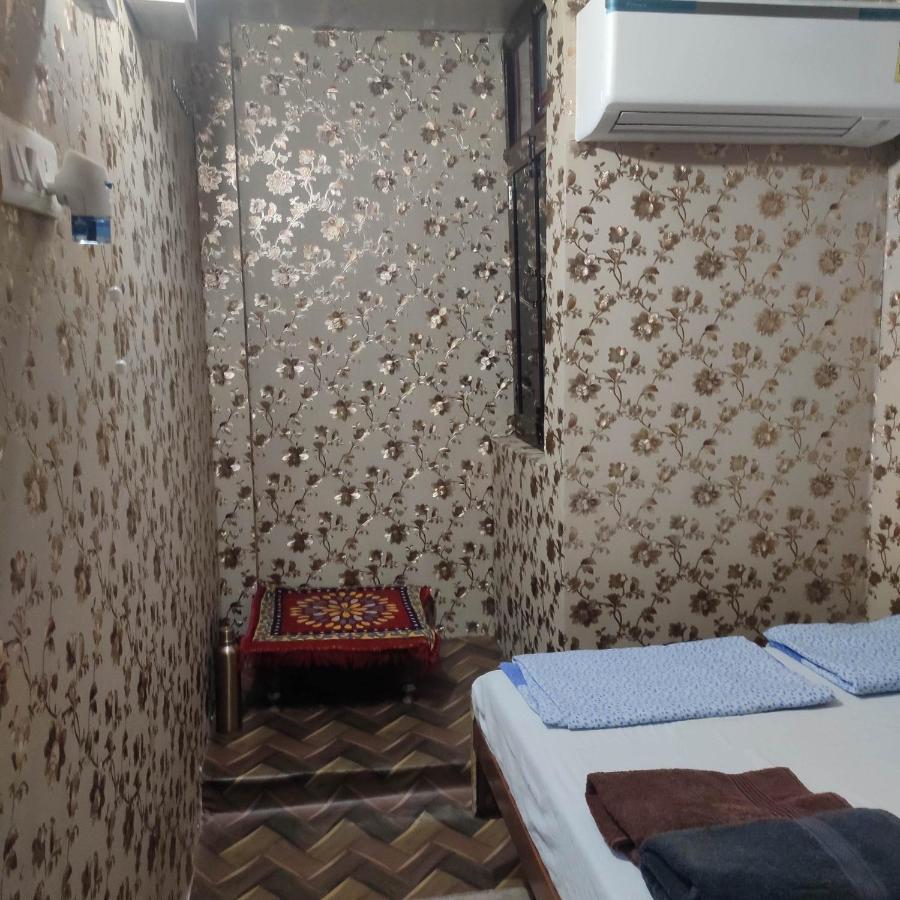 Ira Homestay Mathura - Divine Spiritual Stay Eksteriør billede